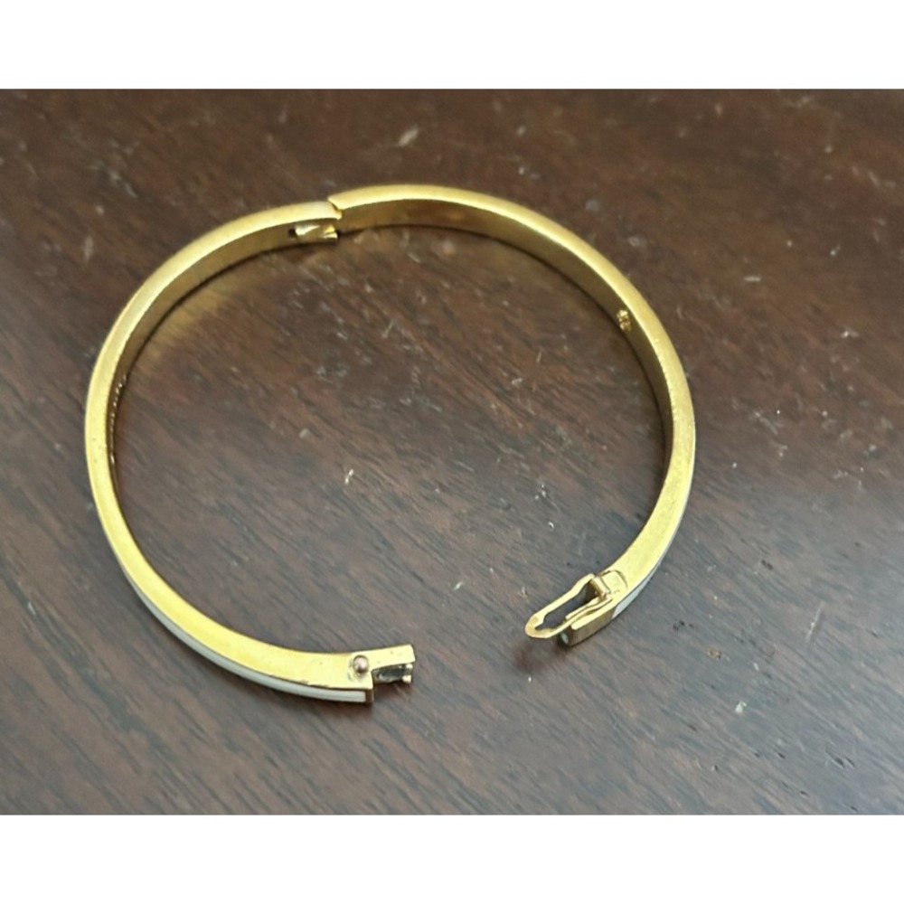 Kate Spade New York Spot Spade Enamel Hinge Bangle Bracelet Minimalist White Gld - Picture 9 of 16